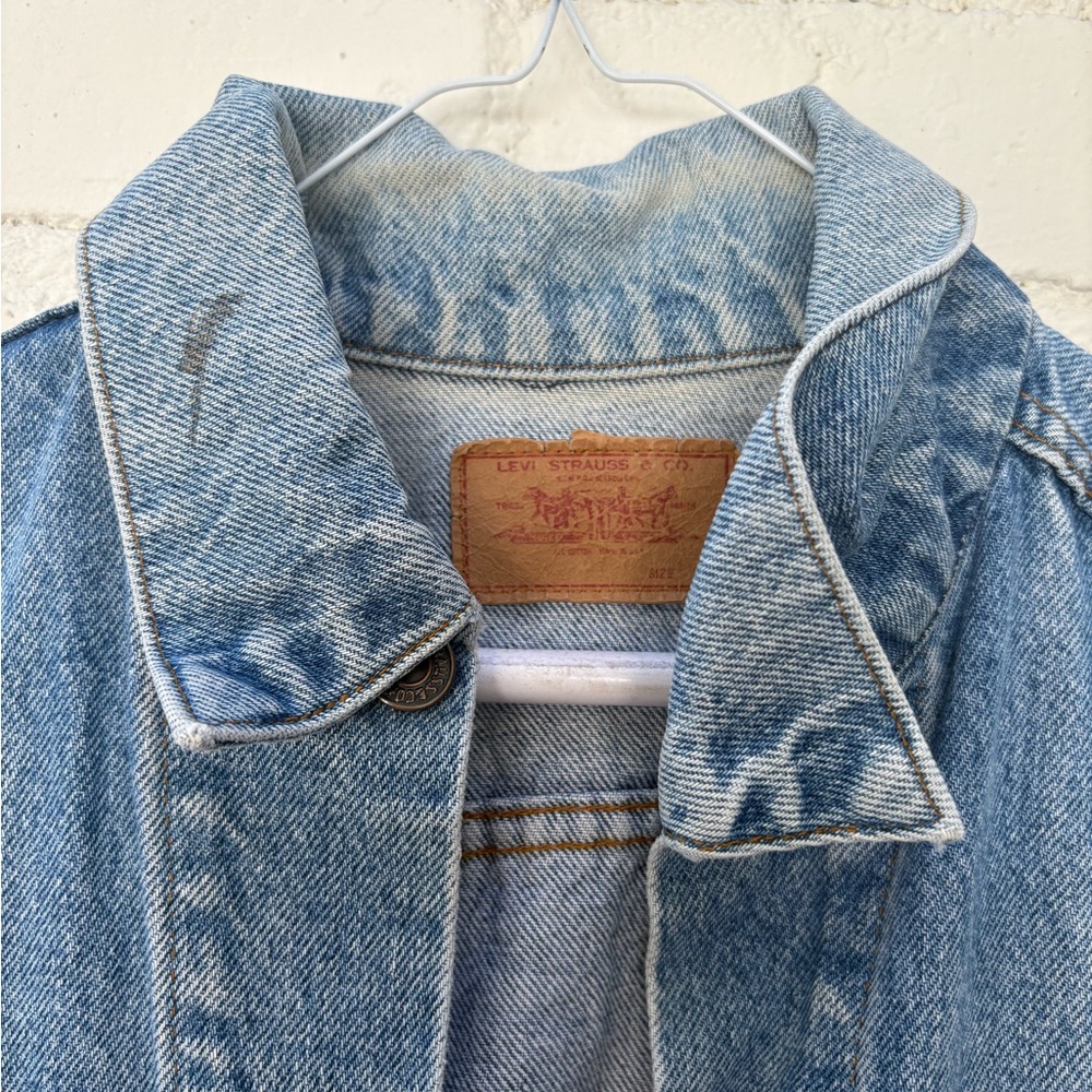 Vintage Levi's Light Blue Denim Jacket - Picture 3 of 5